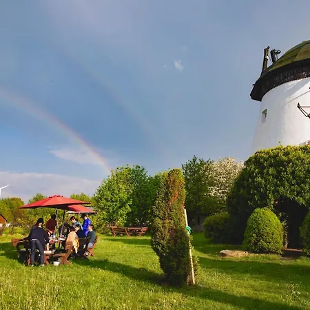 Hébergement de vacances Windmill Vacation In Ledzin Near Baltic Sea *