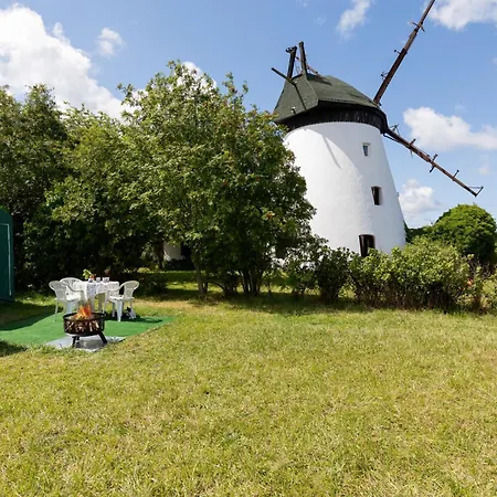 別荘 Windmill Vacation In Ledzin Near Baltic Sea *