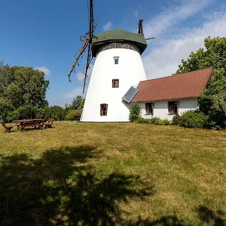 Windmill Vacation In Ledzin Near Baltic Sea Hébergement de vacances *